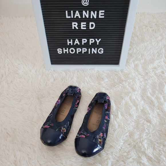 Assorted Shoes for Girls - Picture 2 of 10